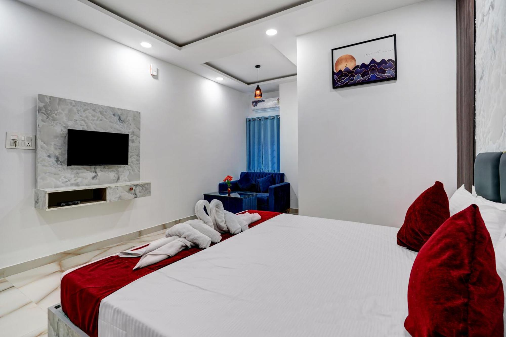 Hotel Sky Blue And Suites Бангалор Екстериор снимка